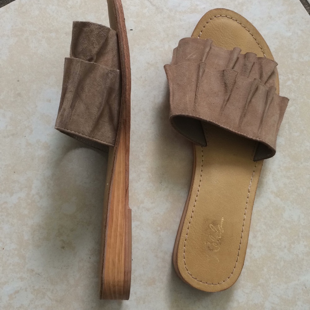 Ruffle slides - Picture 3 of 4